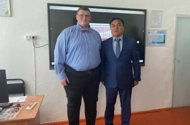 Российский учитель провел открытый урок для министра образования Киргизии