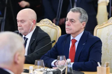 Европейские чиновники возложили цветы к Могиле Неизвестного Солдата в Москве Европейские чиновники возложили цветы к Могиле Неизвестного Солдата в Москве