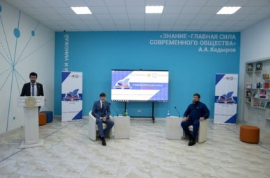 Министр просвещения встретился с участниками «Университетской смены» в ЧГПУ Министр просвещения встретился с участниками «Университетской смены» в ЧГПУ