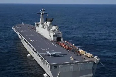 Американский дрон Gray Eagle STOL впервые произвёл взлёт с борта южнокорейского десантного корабля Американский дрон Gray Eagle STOL впервые произвёл взлёт с борта южнокорейского десантного корабля