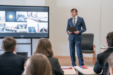 Сергей Кравцов провёл открытый урок о воссоединении Крыма с Россией