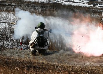 Нацисты &laquo;Азова&raquo; взорвали жилой дом в Мариуполе