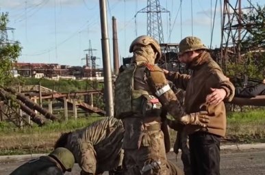 В Мариуполе начали готовить помещение для трибунала над украинскими военными преступниками В Мариуполе начали готовить помещение для трибунала над украинскими военными преступниками