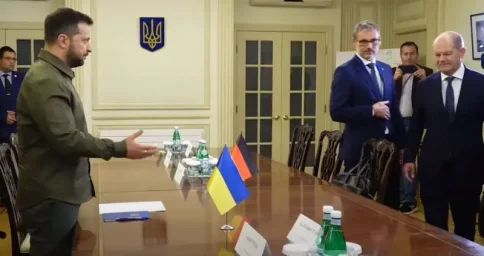Канцлер ФРГ: Германия подписала с Украиной соглашение о гарантиях безопасности Канцлер ФРГ: Германия подписала с Украиной соглашение о гарантиях безопасности