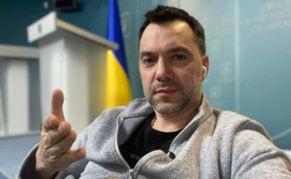&laquo;Россия немыслимо сильнее&raquo;: Арестович* рассказал, как Путин &laquo;повесит&raquo; Европу