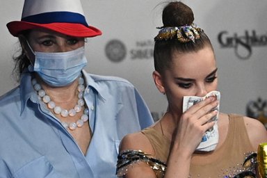 Винер-Усманова ответила заявившему о неумении россиян проигрывать тренеру Ашрам