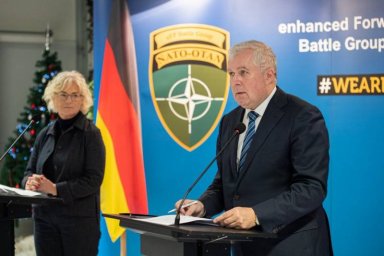 Министр обороны Литвы заявил о готовности отправить на Украину летальное оружие Министр обороны Литвы заявил о готовности отправить на Украину летальное оружие