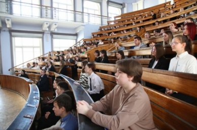 В Саратове прошла олимпиада для учеников педагогических классов