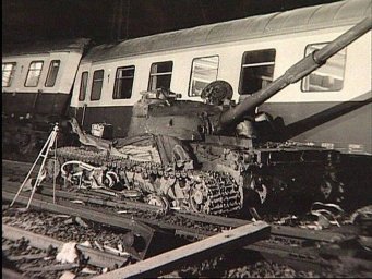 Железнодорожная катастрофа: советский танк Т-64 против немецкого поезда Железнодорожная катастрофа: советский танк Т-64 против немецкого поезда