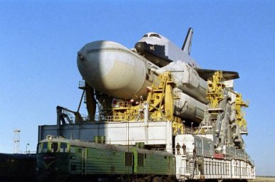 Казахстанский владелец советского космического челнока «Буран» не намерен передавать его России Казахстанский владелец советского космического челнока «Буран» не намерен передавать его России