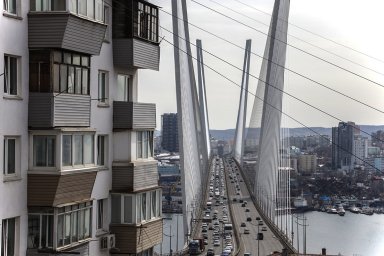 Один арестован, второй в розыске: во Владивостоке продолжают расследовать дело о драке на Золотом мо Один арестован, второй в розыске: во Владивостоке продолжают расследовать дело о драке на Золотом мо