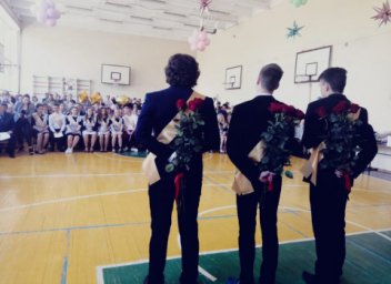 Половина жителей Приморья считает учителя непрестижной профессией Половина жителей Приморья считает учителя непрестижной профессией