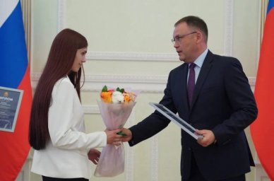 В Кузбассе наградили победителей областного конкурса школьников «Юный архивист» В Кузбассе наградили победителей областного конкурса школьников «Юный архивист»