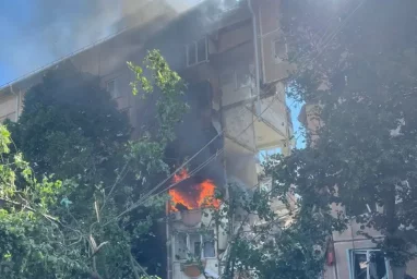 В Шебекино Белгородской области в результате обстрела ВСУ обрушился подъезд жилого дома В Шебекино Белгородской области в результате обстрела ВСУ обрушился подъезд жилого дома