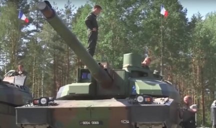 Французские власти рассматривают возможность поставки Киеву танков Leclerc как способ убедить ФРГ в Французские власти рассматривают возможность поставки Киеву танков Leclerc как способ убедить ФРГ в