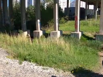 Перед обстрелами городов ДНР ВСУ укрывают тяжёлую военную технику под мостами и путепроводами Перед обстрелами городов ДНР ВСУ укрывают тяжёлую военную технику под мостами и путепроводами