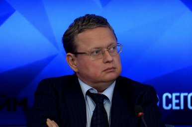Как не потерять деньги в ближайшие месяцы, объяснил Делягин