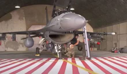 Истребитель F-16 из состава 8-го авиаполка ВВС США разбился в районе западного побережья Южной Кореи