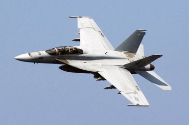 В результате крушения истребителя ВМС США F/A-18E/F Super Hornet погиб пилот В результате крушения истребителя ВМС США F/A-18E/F Super Hornet погиб пилот