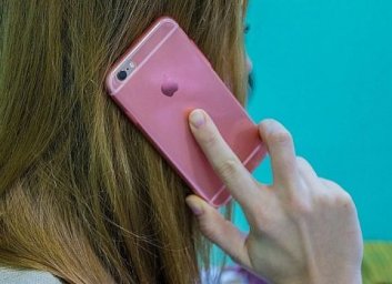 Роскачество предупредило об отключении смартфонов Apple и Android в России