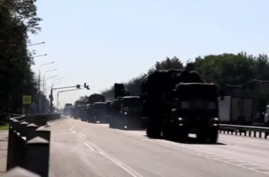 Минобороны продолжает перебрасывать в Курскую область дополнительные силы и средства Минобороны продолжает перебрасывать в Курскую область дополнительные силы и средства