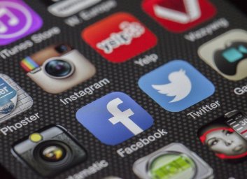 Facebook и Instagram официально запретили в России Facebook и Instagram официально запретили в России