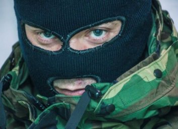 Мужчин с оружием задержали в ТРЦ "Седанка Сити" - соцсети (ОБНОВЛЕНО В 19:11) Мужчин с оружием задержали в ТРЦ "Седанка Сити" - соцсети (ОБНОВЛЕНО В 19:11)