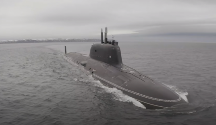 Второй серийный «Ясень-М» вышел на заводские ходовые испытания в Белое море Второй серийный «Ясень-М» вышел на заводские ходовые испытания в Белое море