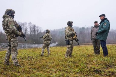 В Латвии считают, что нелегалы из Беларуси могут попытаться прорваться в Польшу через латвийскую тер