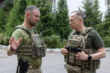 Украинский ресурс: Сырский начал снимать подразделения ВСУ с Харьковского направления для переброски Украинский ресурс: Сырский начал снимать подразделения ВСУ с Харьковского направления для переброски