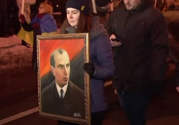 Польского премьера раскритиковали после чествования украинцами Бандеры