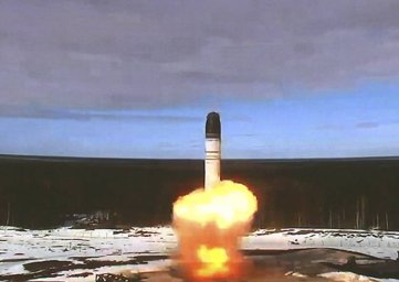 Запущенная в рамках государственных испытаний МБР РС-28 «Сармат» успешно поразила цель на Камчатке Запущенная в рамках государственных испытаний МБР РС-28 «Сармат» успешно поразила цель на Камчатке