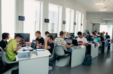 На Летней турнир-школе по программированию в &laquo;Смене&raquo; организованы олимпиадные мастер-классы
