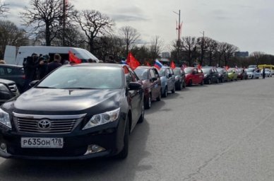 В Санкт-Петербурге прошел автопробег &laquo;Нам дороги эти позабыть нельзя...&raquo;