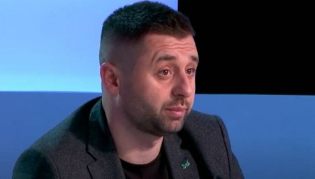 Арахамия: Мы проведём в некоторых местах контрнаступление и можем возобновить переговоры к концу авг Арахамия: Мы проведём в некоторых местах контрнаступление и можем возобновить переговоры к концу авг