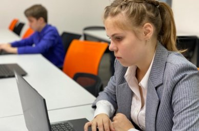 Школьники смогут бесплатно выучить язык программирования на летних каникулах