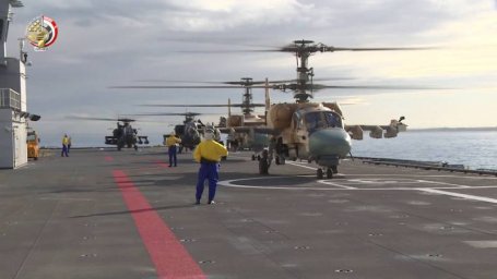 Ка-52 на борту УДК Египта