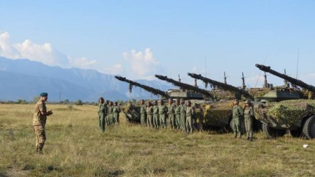 Слухи и перспективы: итальянские колесные танки B1 Centauro для Украины Слухи и перспективы: итальянские колесные танки B1 Centauro для Украины