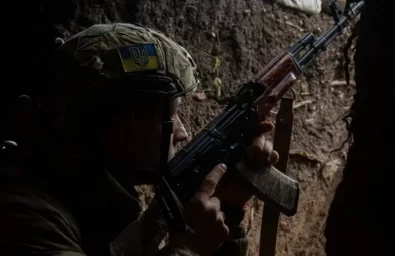 Опубликованы кадры сдачи боевиков ВСУ в плен военнослужащим ВС РФ в Харьковской области Опубликованы кадры сдачи боевиков ВСУ в плен военнослужащим ВС РФ в Харьковской области