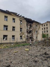 Продвижение к Бахмуту: нанесён удар по расположению украинских боевиков в трёхэтажном здании Продвижение к Бахмуту: нанесён удар по расположению украинских боевиков в трёхэтажном здании