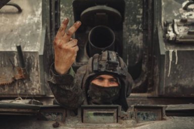 &laquo;Танковые колонны растянулись на километры&raquo;: в зарубежной прессе прогнозируют охват Лисичанска ВС РФ