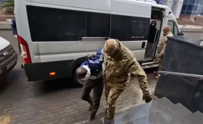 Подозреваемых в теракте в &laquo;Крокус Сити Холле&raquo; доставили в Следственный комитет