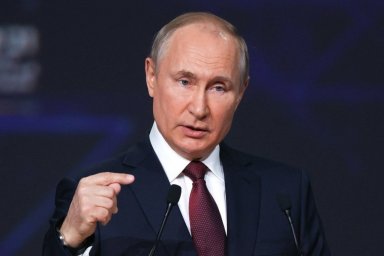 Путин заявил, что Россия больше не будет следовать правилам Запада Путин заявил, что Россия больше не будет следовать правилам Запада