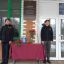 В Новокузнецке Кемеровской области установили на школе мемориальную доску Герою СВО