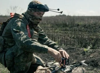 «Летающий замполит»: наши бойцы воздействуют на противника специальными дронами «Летающий замполит»: наши бойцы воздействуют на противника специальными дронами