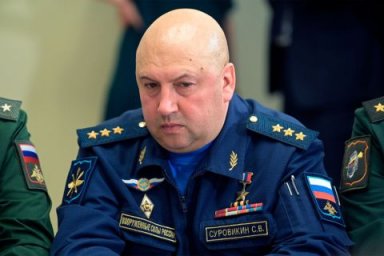 Тень Суровикина витает над Россией: опальный генерал замечен в Москве Тень Суровикина витает над Россией: опальный генерал замечен в Москве