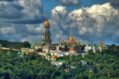 Православных на Украине пытались заставить петь гимн вместо молитв Православных на Украине пытались заставить петь гимн вместо молитв