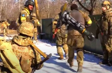Датский наёмник в эфире ТВ Дании рассказал о расправах украинских военных над пленными российскими с