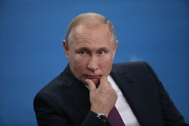 Путин приказал срочно обеспечить армию оружием Путин приказал срочно обеспечить армию оружием