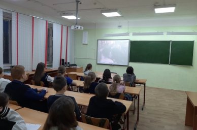В школах Херсонской области прошли мероприятия, посвященные годовщине разгрома немецко-фашистских во